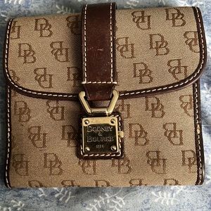 Vintage Dooney and Bourke wallet in good condition.